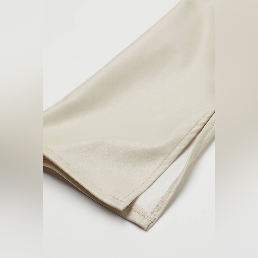 H&M Tiktok Viral Vegan Faux Leather Pull-on Flared Pants in Cream - Size 4 - Picture 3 of 16